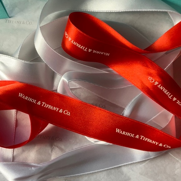 🎀 TIFFANY & CO. BAG AND RIBBON BUNDLE 🎀 NWOT 🎀 - Picture 10 of 16